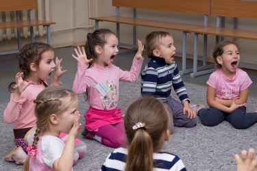 На занятиях школы "Семицветик". "Музыкальные игры". ДШИ №13, Ижевск.